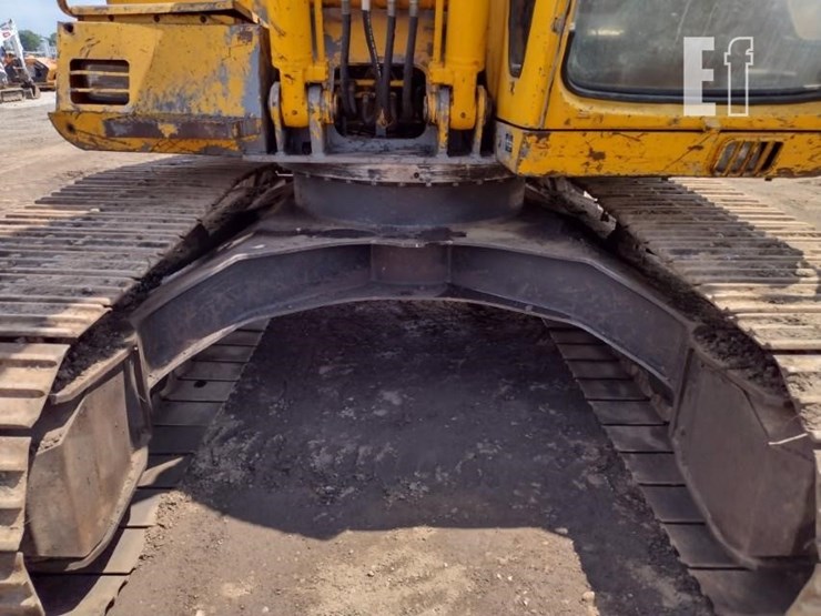 1992-deere-490e-image-21