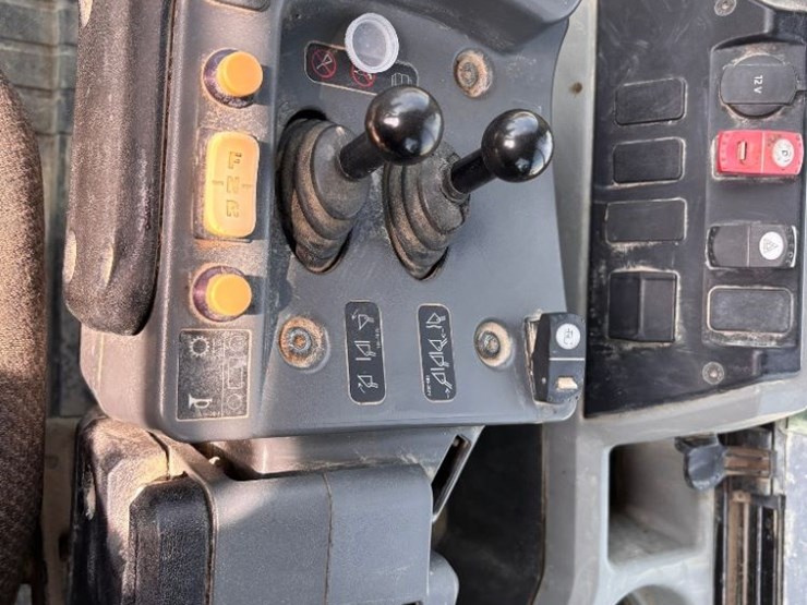 2014-caterpillar-950m-image-76