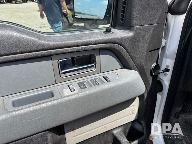 2011-ford-f150-image-50