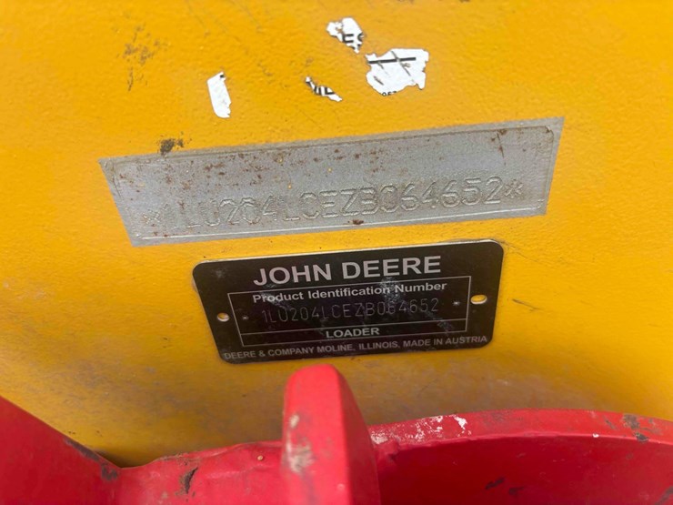 deere-204l-image-30