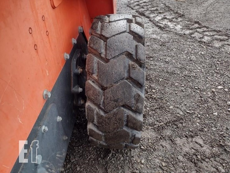 2016-kubota-ssv65-image-19