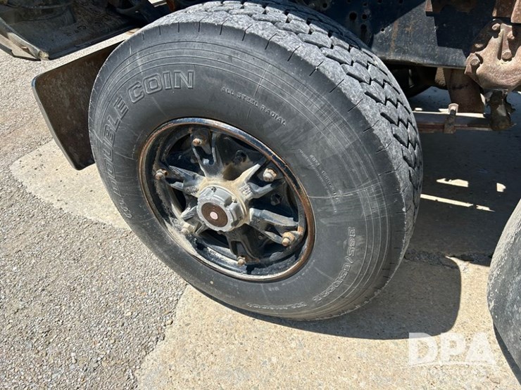 1991-ford-l8000-image-10