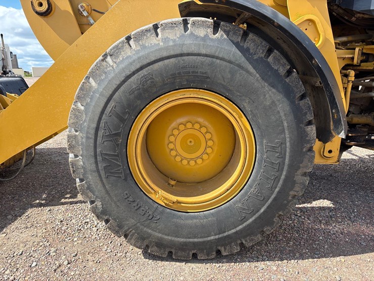2012-caterpillar-930-image-46