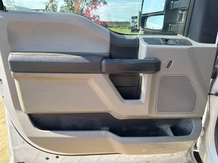 2019-ford-f550-xl-image-28
