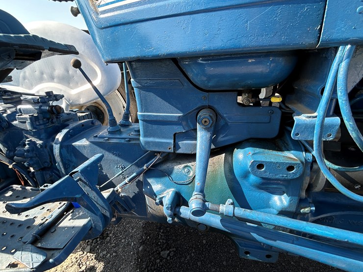 ford-4000-image-29