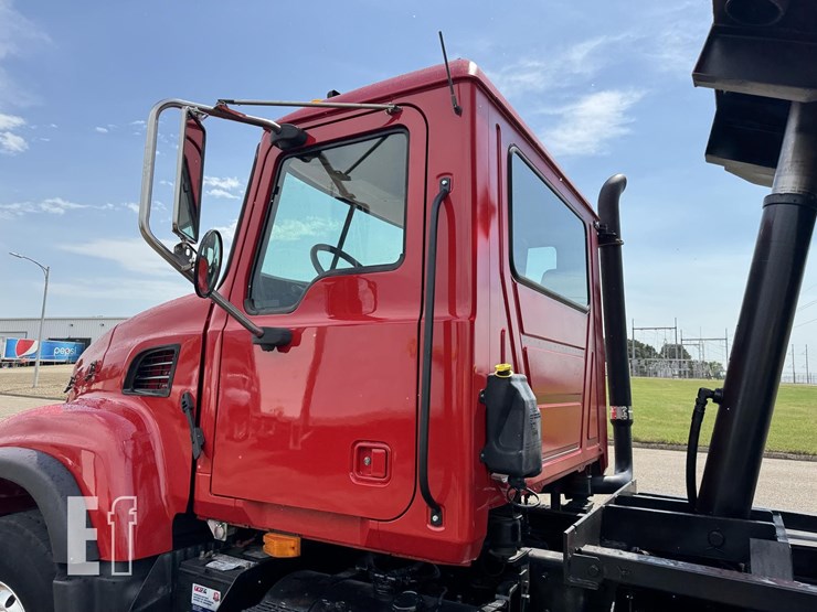 2004-mack-granite-cv713-image-12