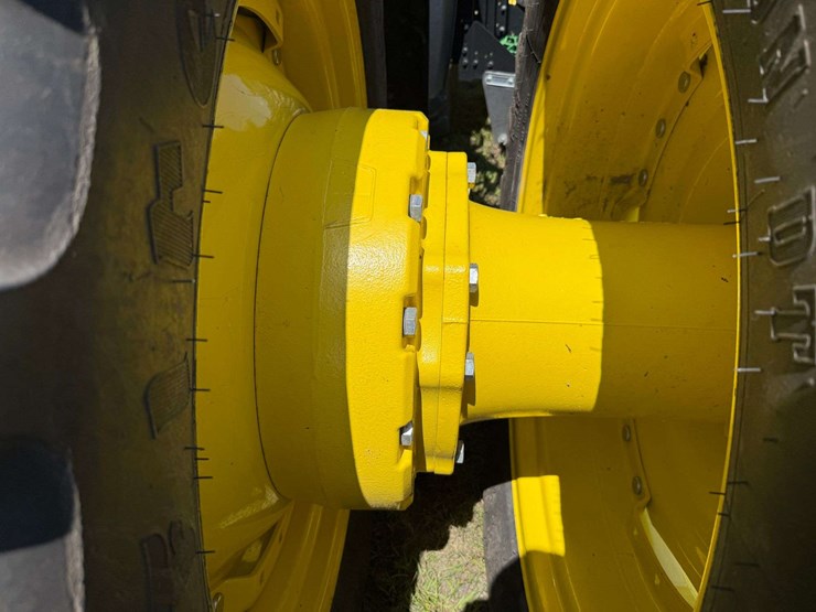 2021-john-deere-8r-340-image-24