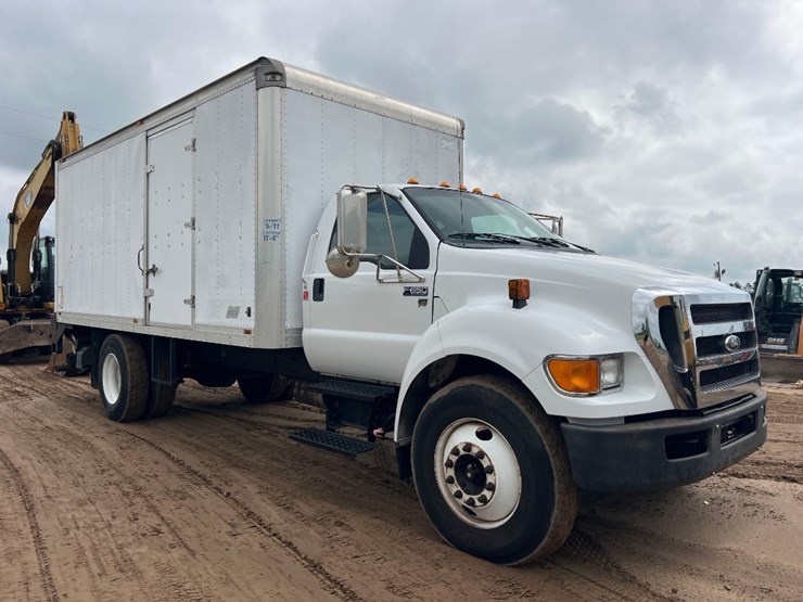 2012-ford-f650-image-6