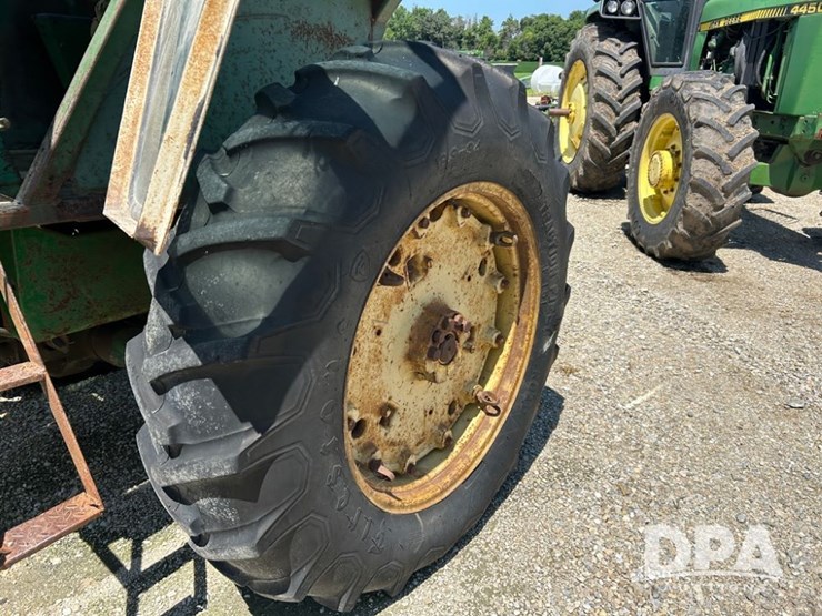 john-deere-3020-image-10