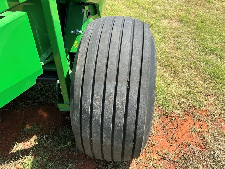 john-deere-560m-image-9