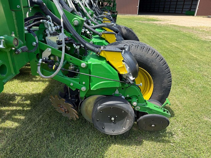 2014-john-deere-1770nt-image-12