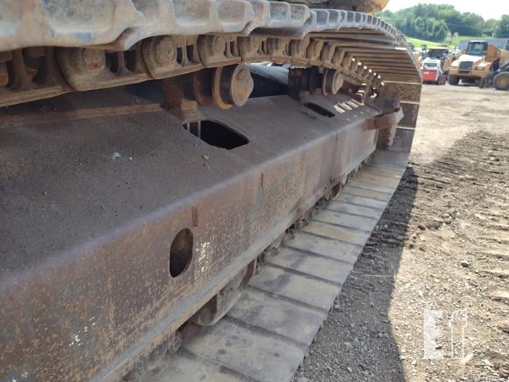 2011-komatsu-pc228us-lc-8-image-25