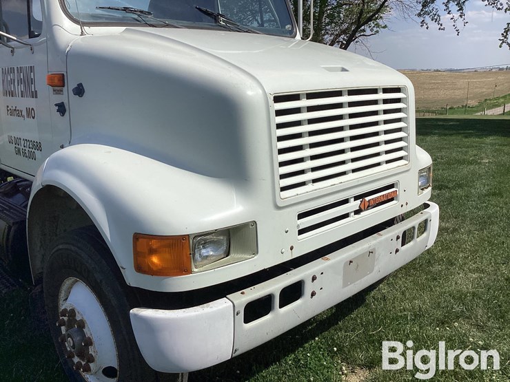 1991-international-7100-image-17