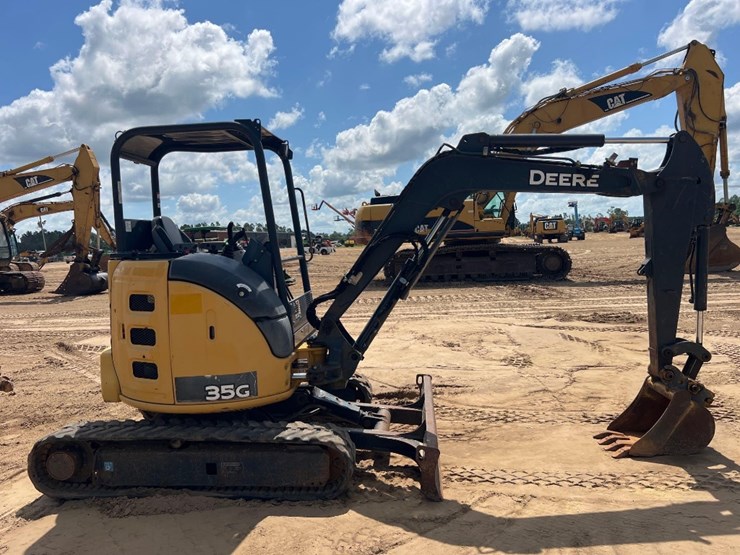 2015-deere-35g-image-5