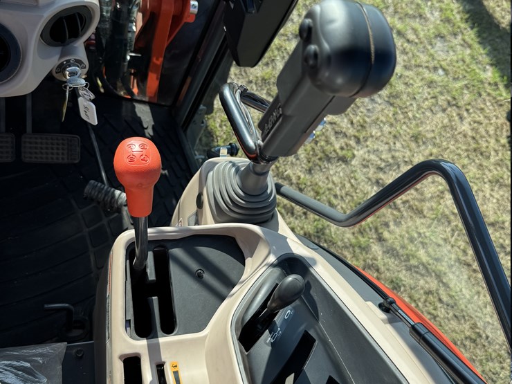 kubota-m7060-image-14