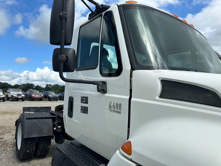2006-international-durastar-4400-image-32