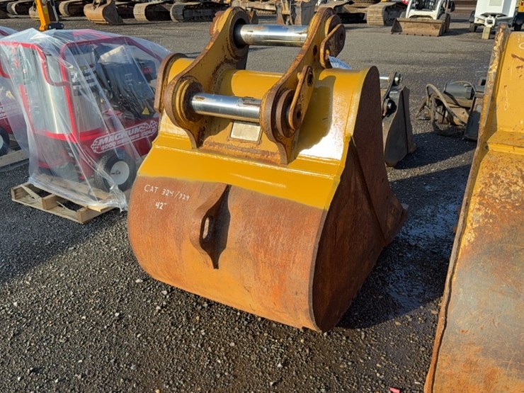 #2033-•-40"-excavator-tooth-bucket-image-3