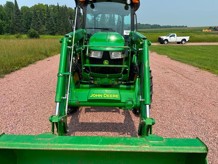 2020-john-deere-5075e-image-30