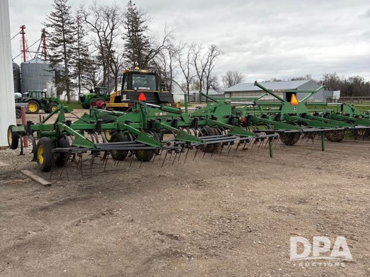 2004-john-deere-985-image-3