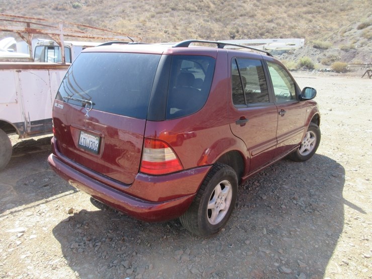 2001-mercedes-benz-ml320-image-3