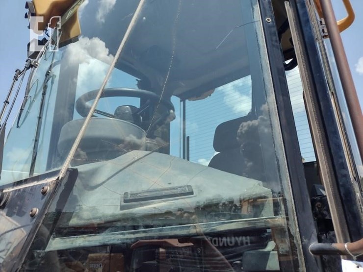caterpillar-930g-image-16