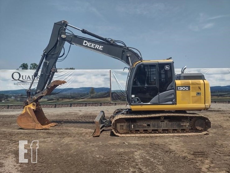 2020-deere-130g-image-1