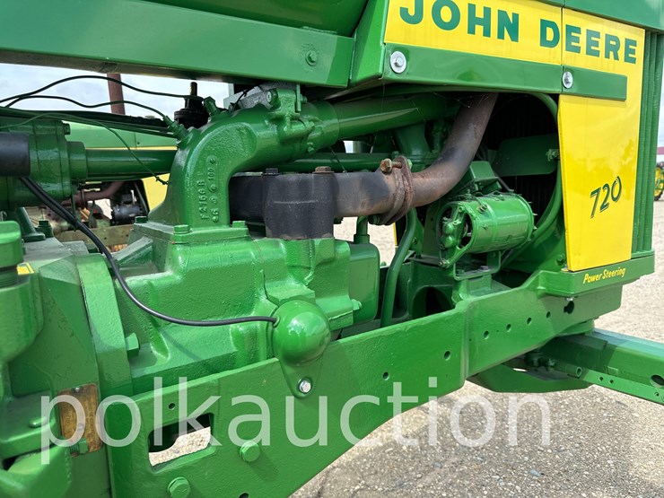 john-deere-720-image-13