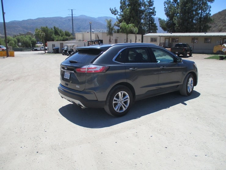 2020-ford-edge-sel-image-3
