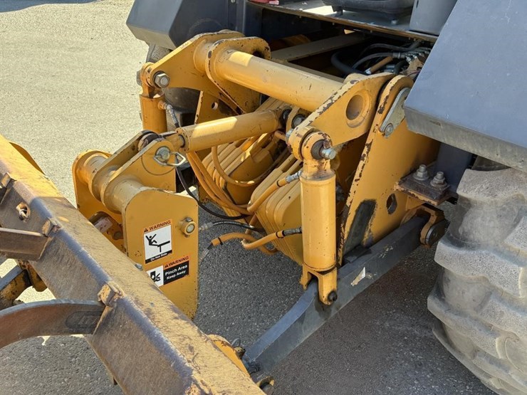 2015-deere-210k-ep-image-12