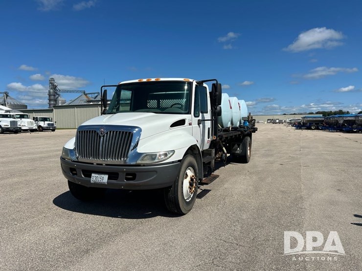 2005-international-durastar-4300-image-1