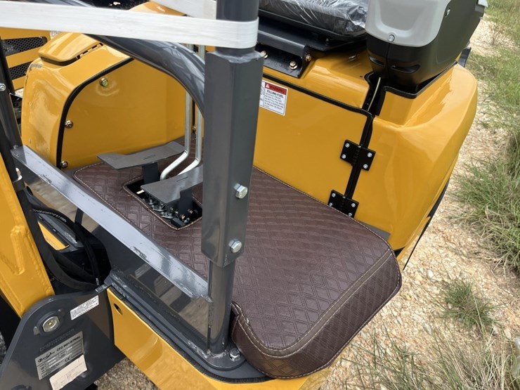 cfg-qk18r-mini-excavator-image-8