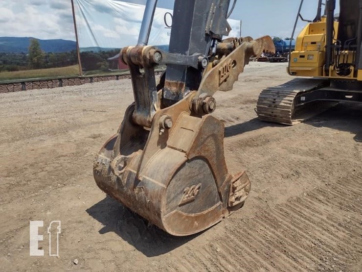 2019-deere-130g-image-16