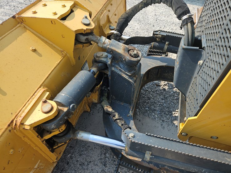 2018-deere-550k-image-22