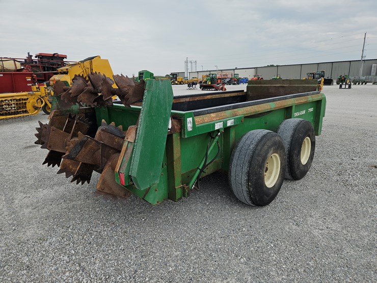 #201888-•-2011-pik-rite-790-manure-spreader-image-5