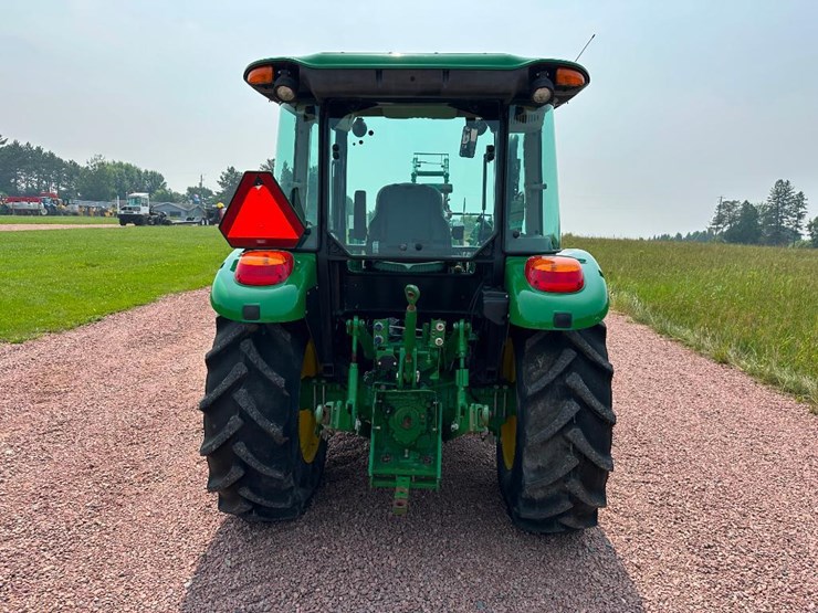 2020-john-deere-5075e-image-5