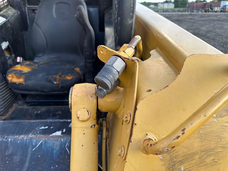 deere-250-image-15