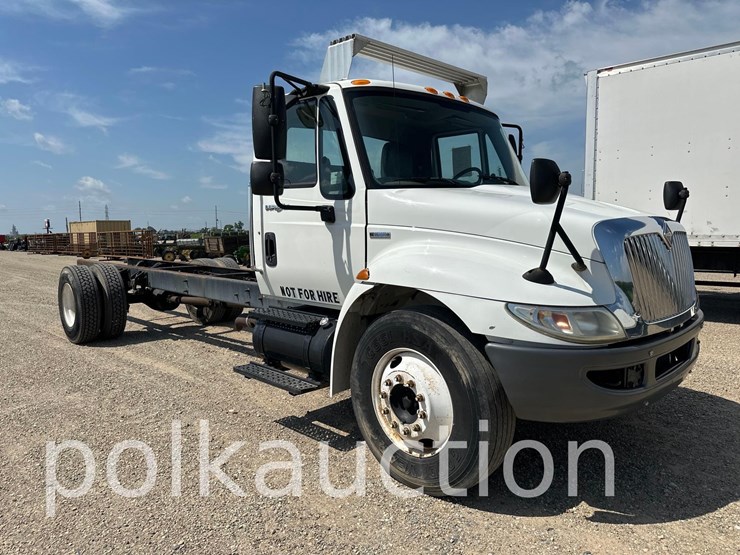 2009-international-durastar-4300-image-3
