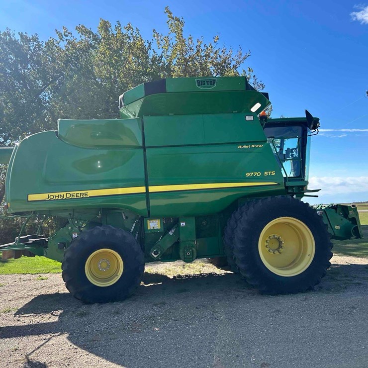 2011 JOHN DEERE 9770 STS