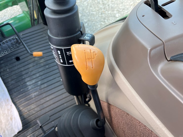 2012-john-deere-5083e-image-12