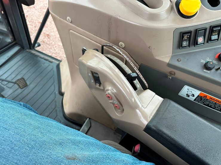 2013-kubota-m126x-image-47
