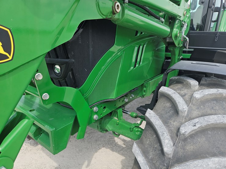 2022-john-deere-6140m-image-7