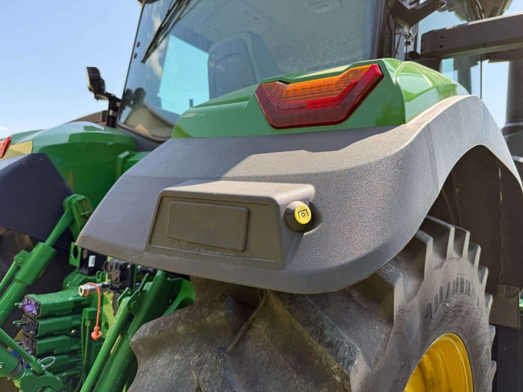 2021-john-deere-8r-340-image-48