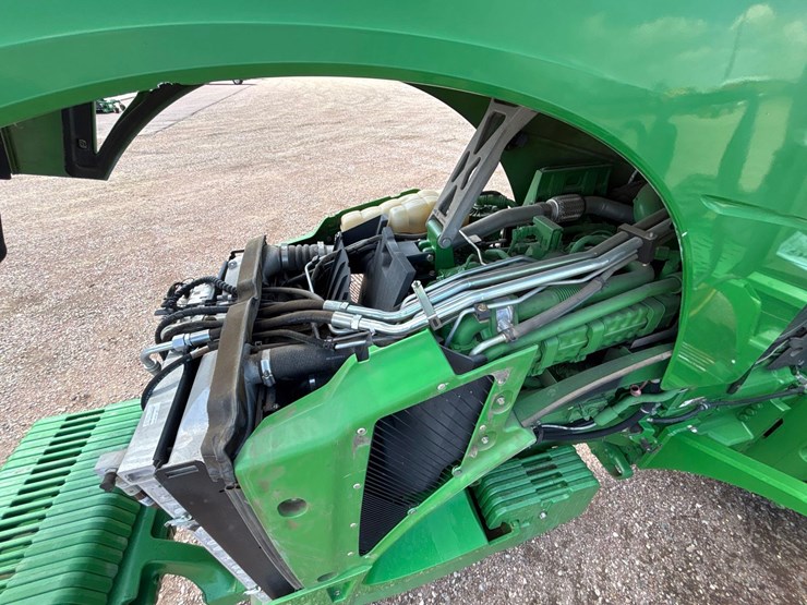 2014-john-deere-8335rt-image-26
