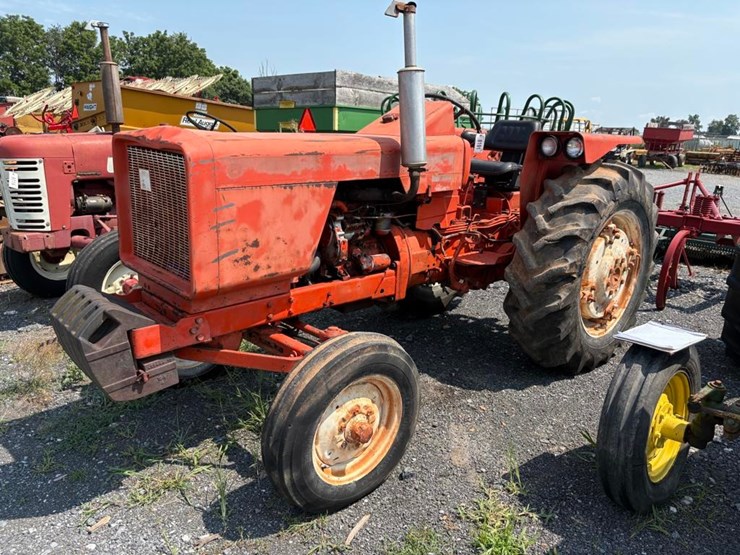 allis-chalmers-160-tractor-image-1