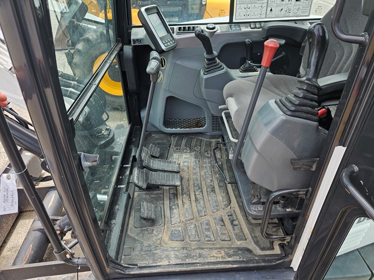 2019-bobcat-e63-image-11