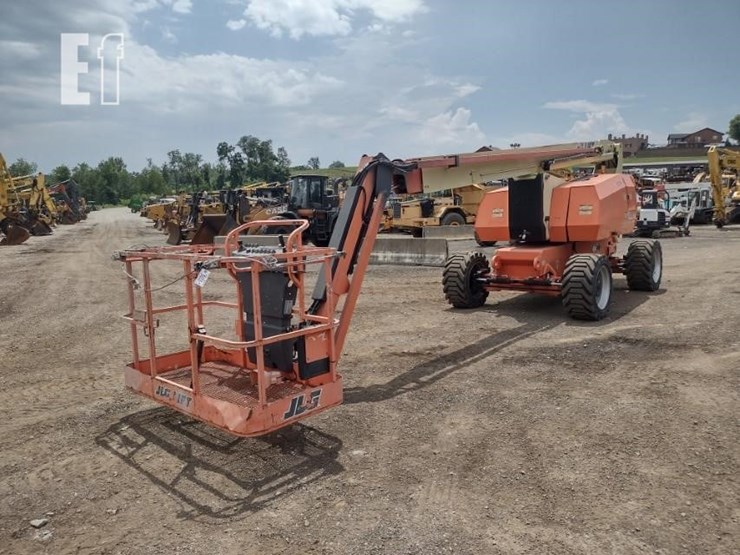 2015-jlg-740aj-image-26