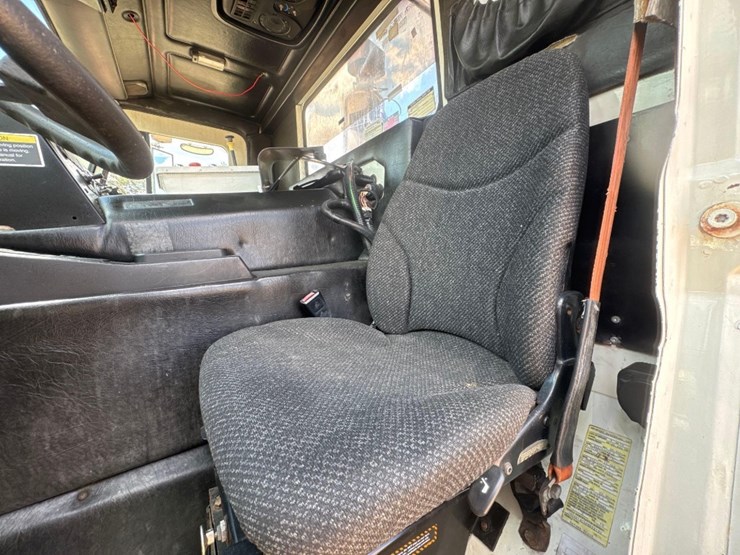 2015-mack-leu633-image-18