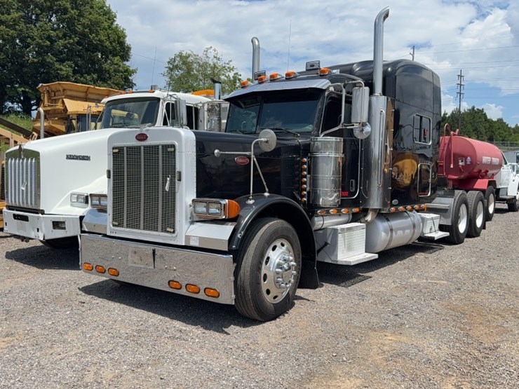 2007-peterbilt-379-image-1