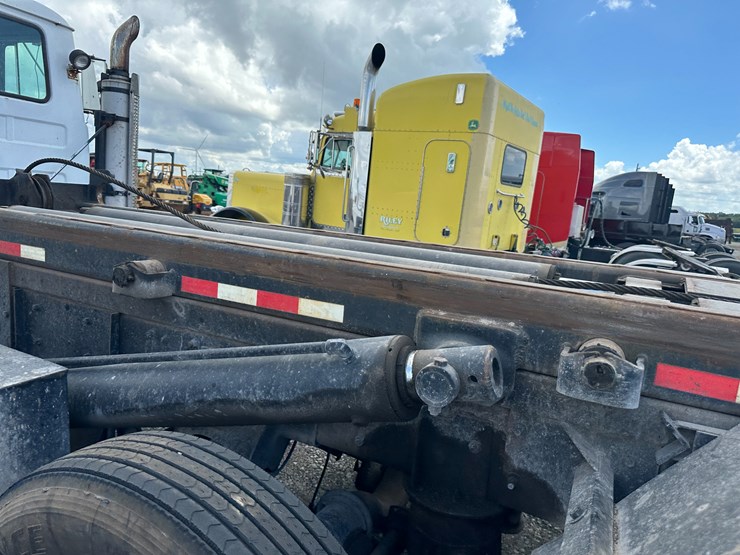 1999-mack-rd688s-image-30