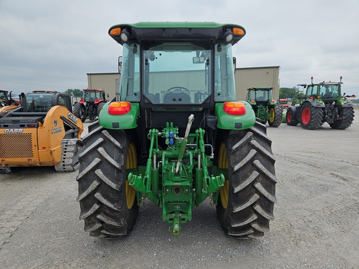 2020-john-deere-6105e-image-11
